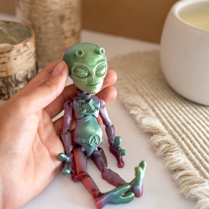Clever Contraptions - Wholesale Fidget Toy - Kids - Friendly Fidget Alien | Flexible Articulating 3d Printed Companion