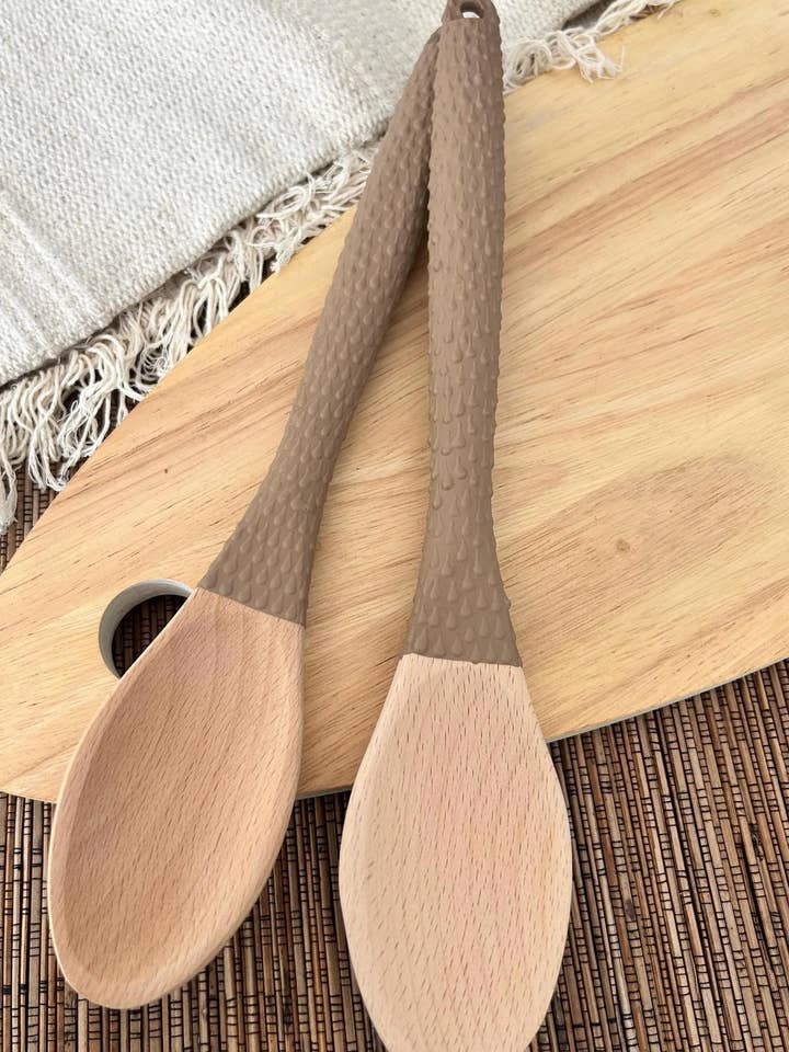 Cuillères à salade Sandy Brown pour la vente par Oh The Places We Go Shop