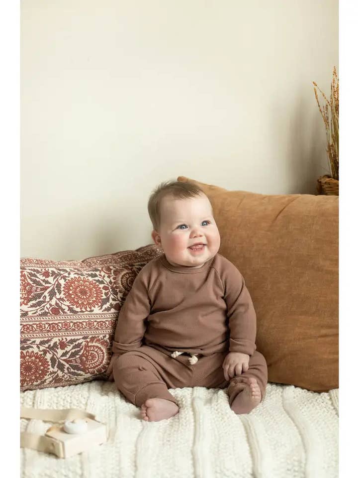 Raglan lounge set 2 pieces ribbed organic cotton pajama for wholesale by Little Organic Co