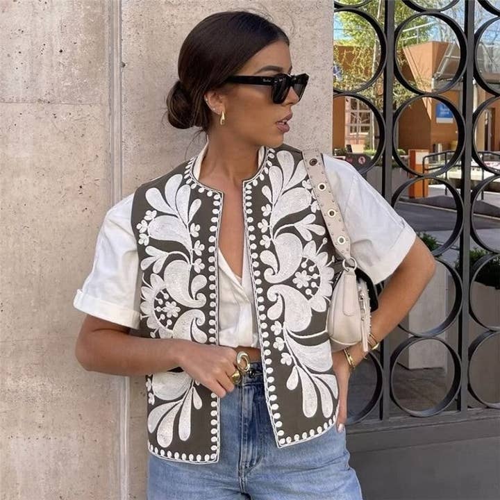 Gilet sans manches ample brodé à devant ouvert pour la vente par FurDecoration