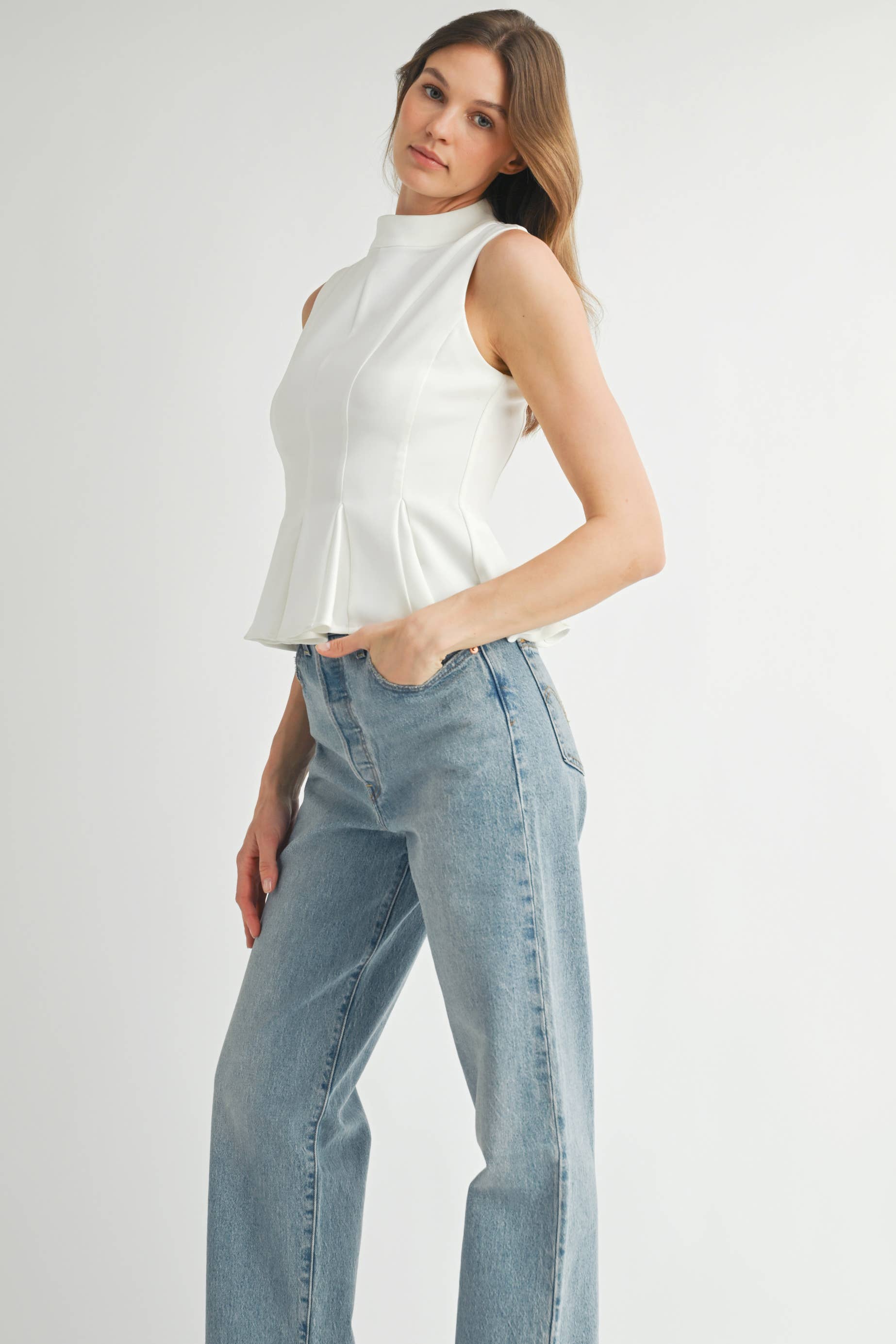 EB LUXE – wholesale Blus - Dam – Ärmlös Hög Hals Volangblus LT19304