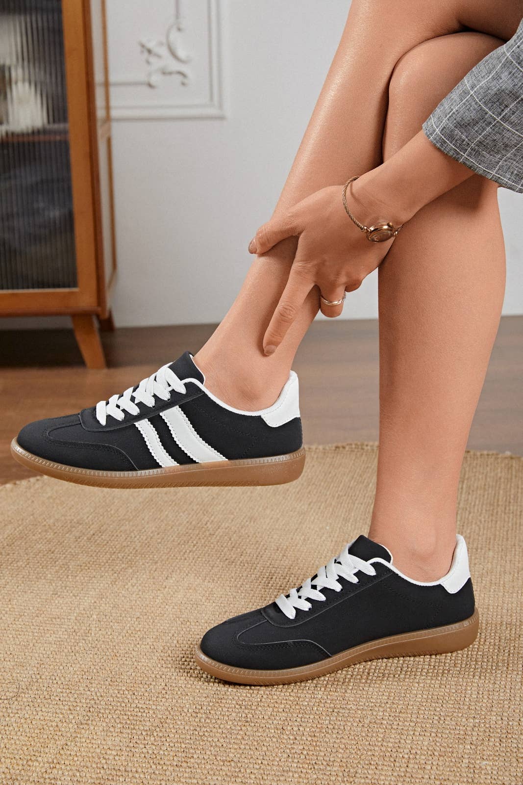 ERYNN - Wholesale Lifestyle Sneakers - Women's - lace-up sneakers - Zoe16