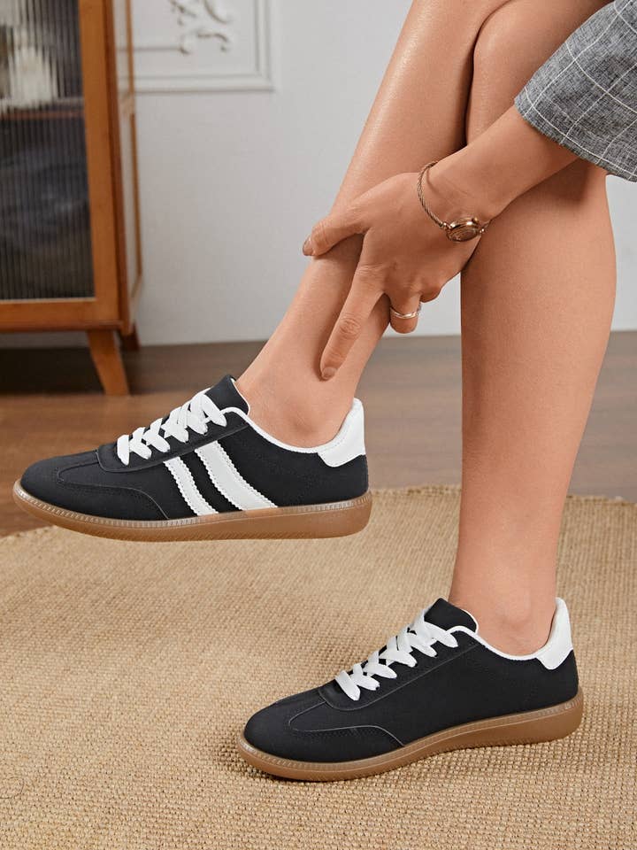 ERYNN - Wholesale Lifestyle Sneakers - Women's - lace-up sneakers - Zoe16