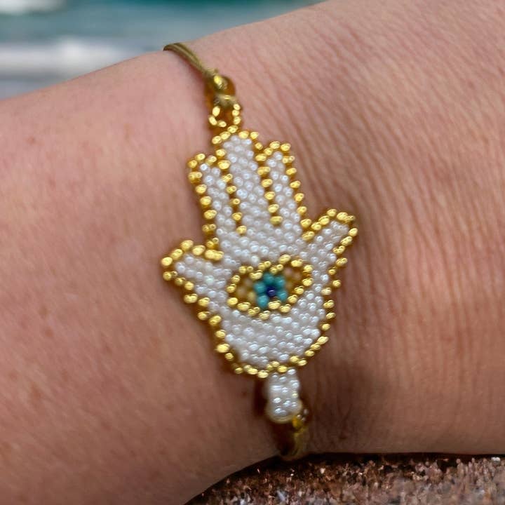 hamsahand met kralenarmband met boze ogen, verstelbaar, handgemaakt op Bali voor wholesale door Jade Pottery & DIY Studio