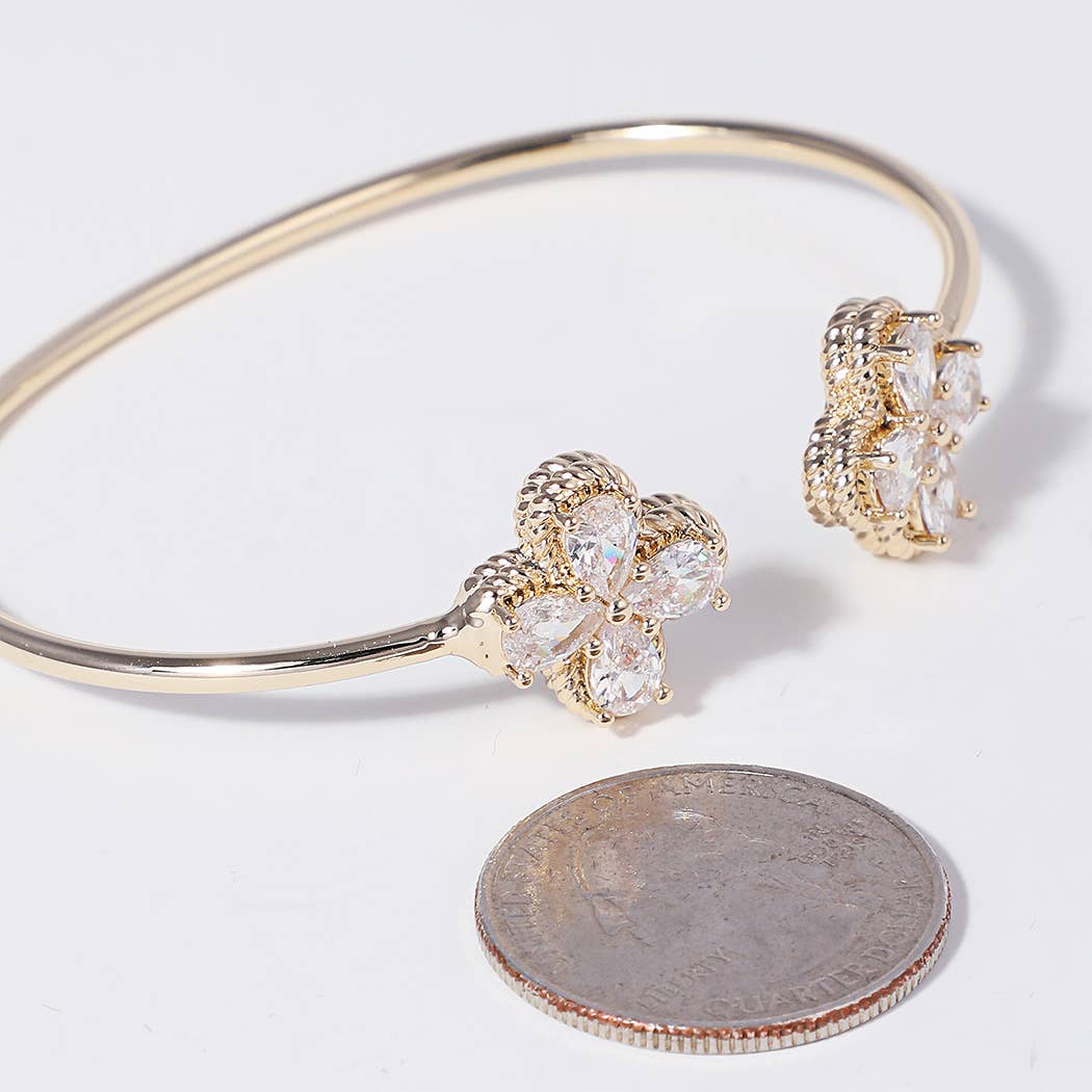 Fashion City – Engroshandel Manchetarmbånd – CZ-armbånd med 4-kløverkant og solid manchet4