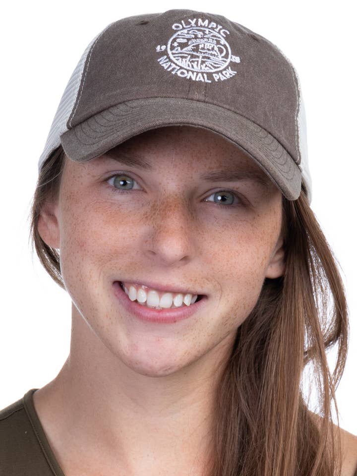 Parc national Olympique fondé en 1938 | Casquette de baseball randonnée Washington pour hommes femmes pour la vente par Ann Arbor Tees