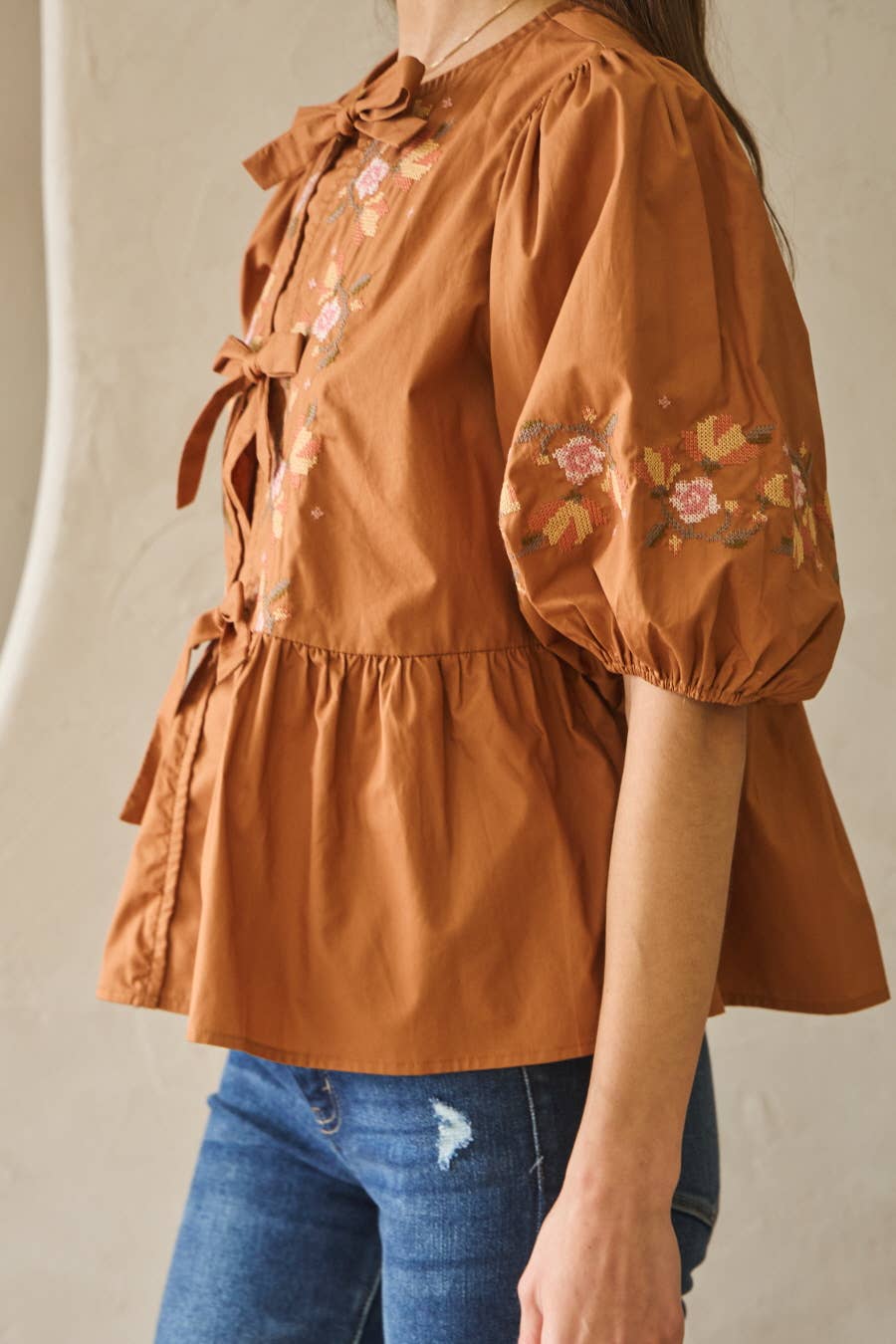 Oddi - Vendita all'ingrosso Camicetta - Donna - Blusa in popeline con fiocco frontale.16