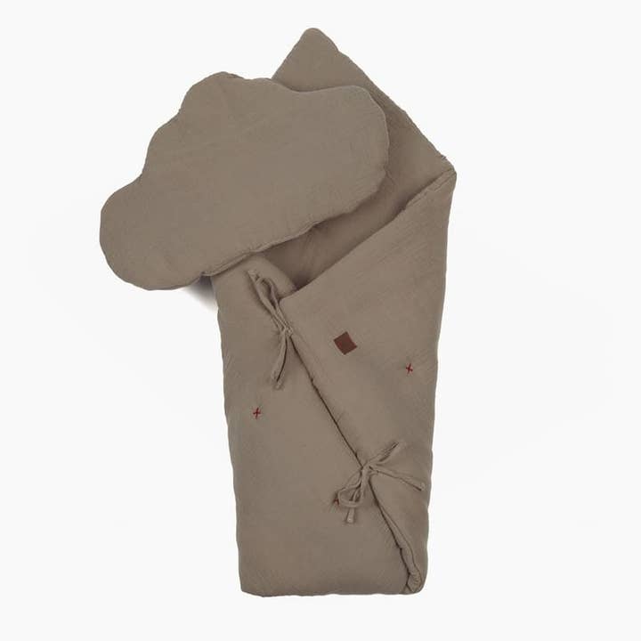 Colcha de musselina bio com almofada Baby Horn Dark Oak por atacado de Hi Little One