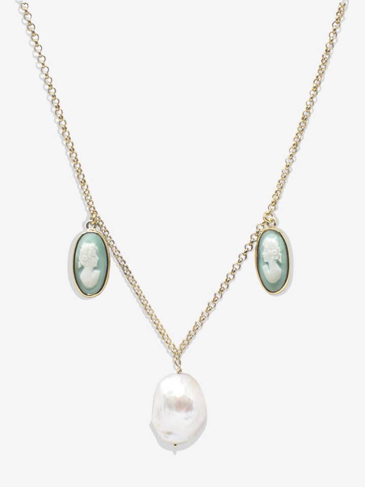 Medea forgyldt grøn Cameo og perle halskæde for engroshandel hos Vintouch Jewels