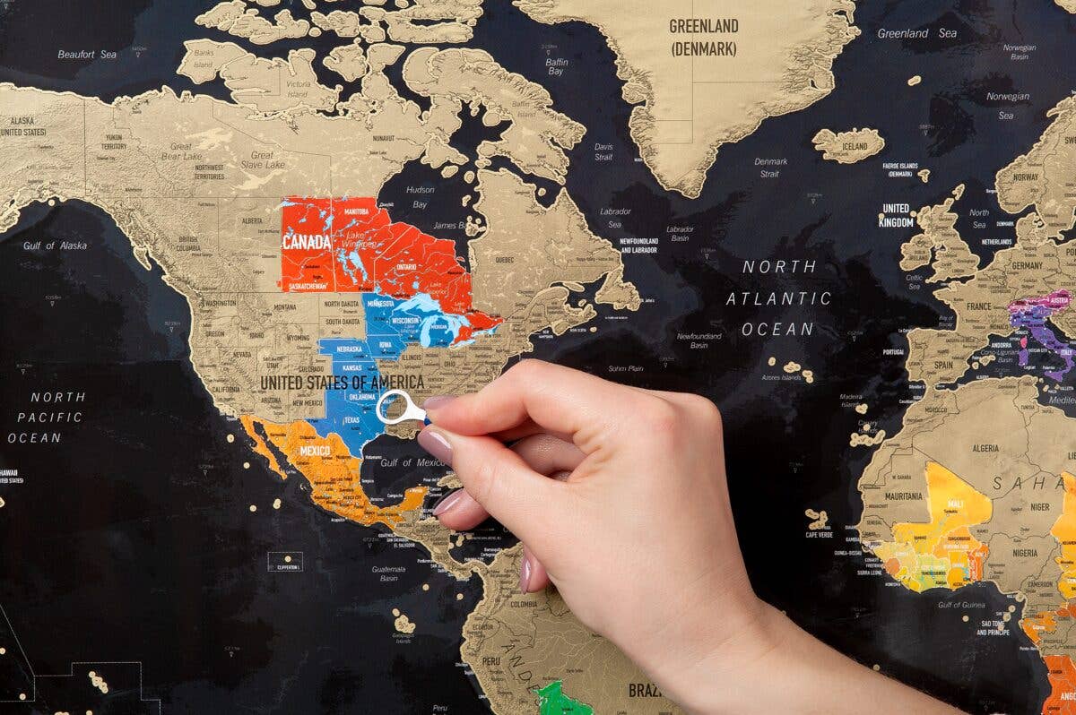 Mapidea - Wholesale Plattegrond - Scratch Off wereldkaart - kleur zwart goud - formaat 70 x 50 cm2