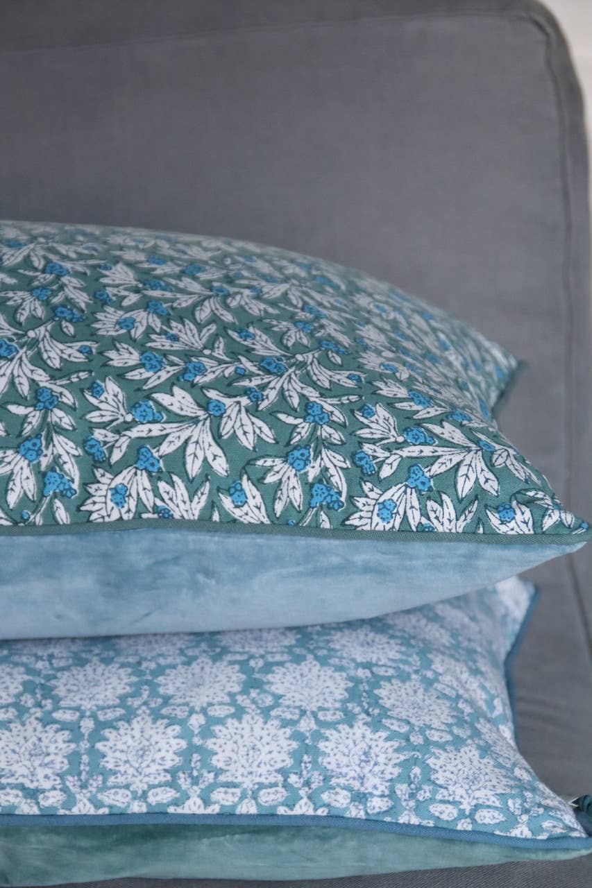 Rozablue – wholesale Dekorativ kudde – Handgjord kudde Breezy blå 40 x 60 cm4