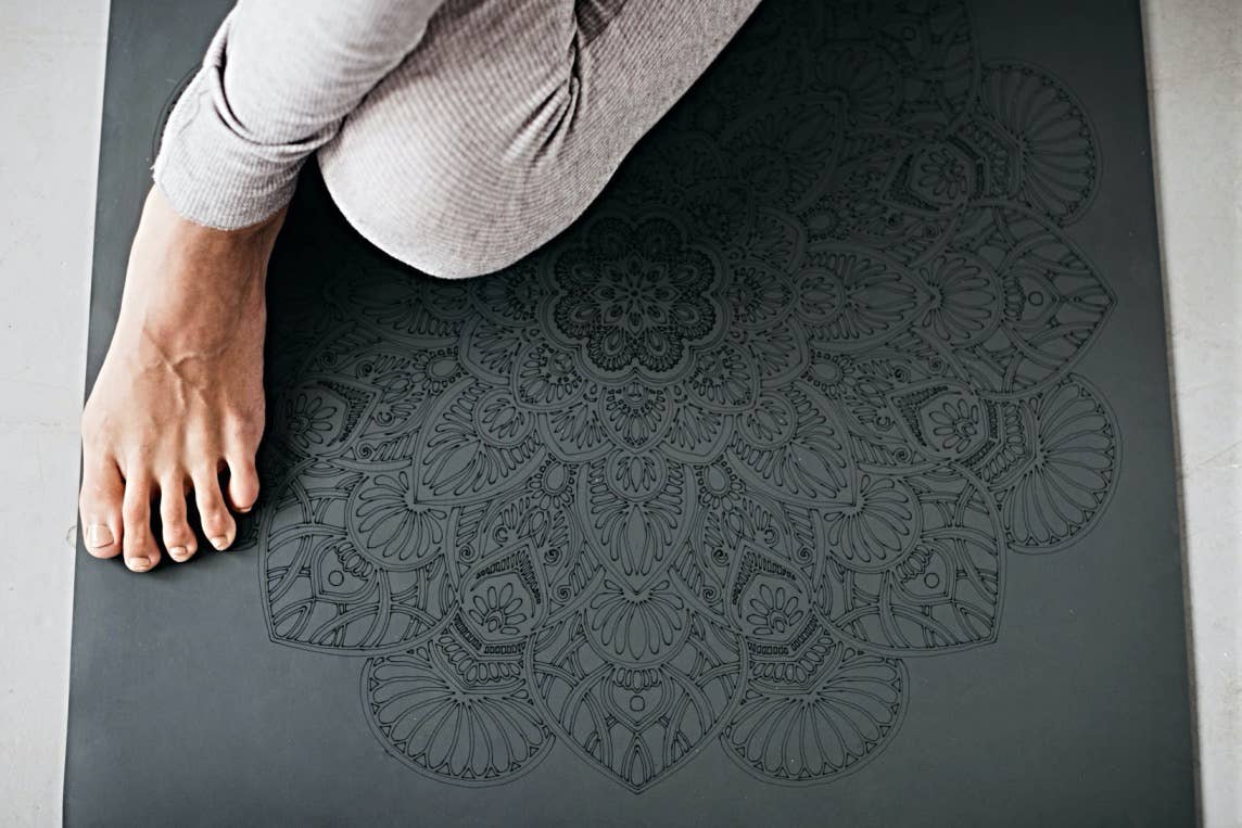 DIYogi - Vente Tapis de yoga - Tapis de yoga en caoutchouc naturel - Mandala gris6
