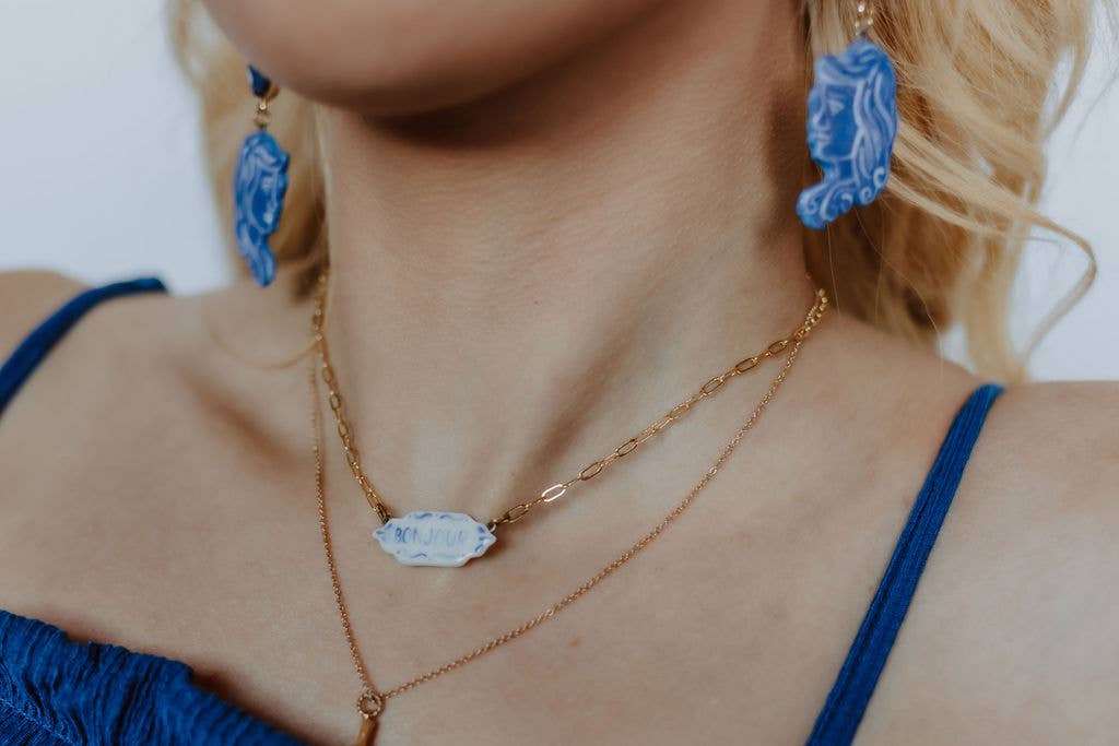 Crown & Heart - Wholesale Pendant/Charm Necklace - Bonjour Pendant Necklace1