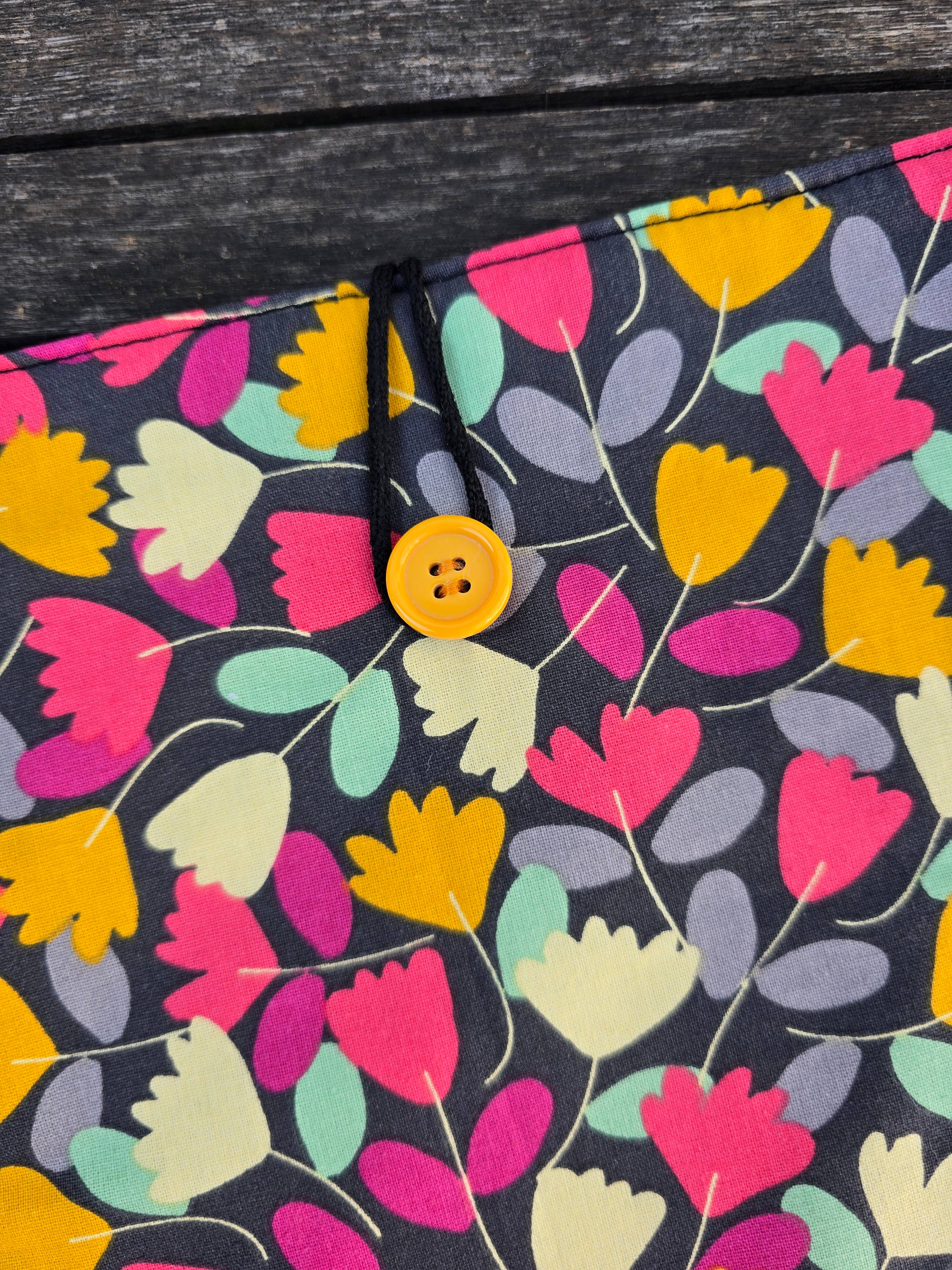 laubelgo - Wholesale Book Cover - Padded book cover with bright colored flowers4