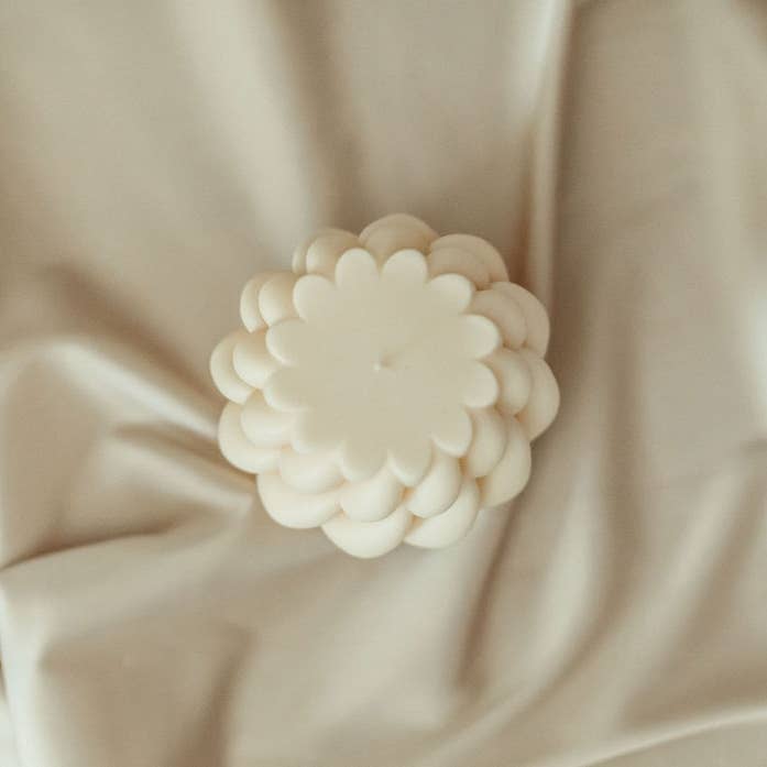 Lolitas Candle Co - Wholesale Novelty Candle - Knotted Minimalist Candle3