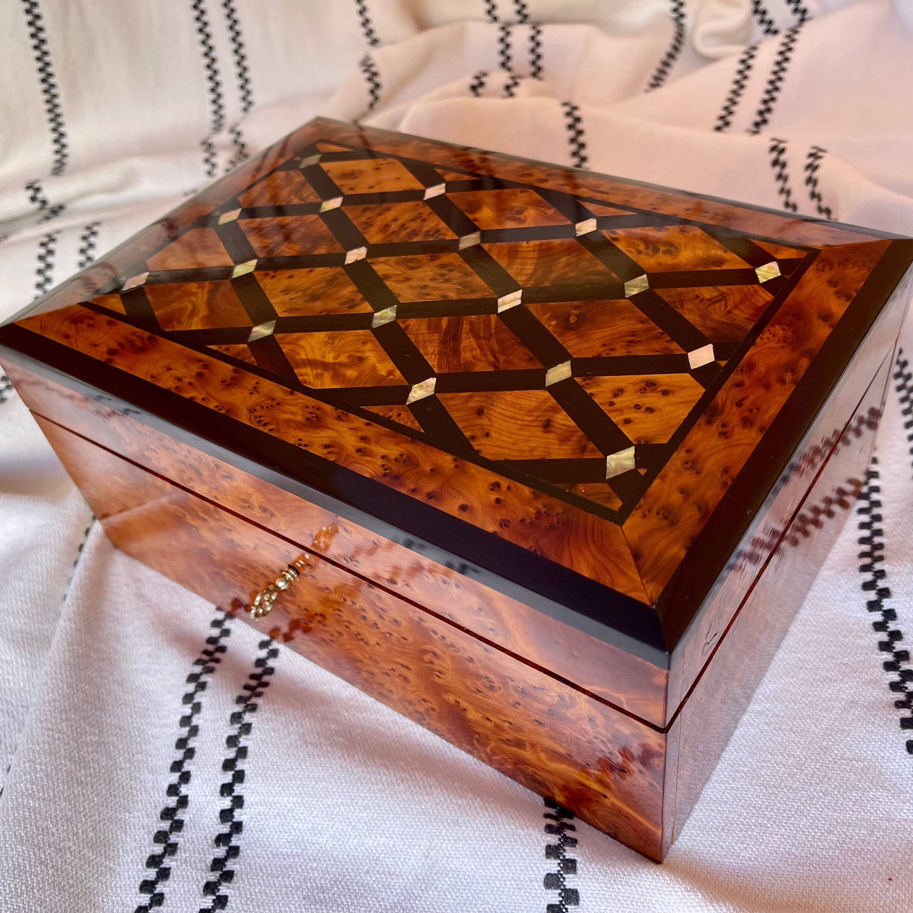 Thuya Wood Jewellery Box Inlaid With-Mother-Of-Pearl,Large Wood Ring Box,Jewelry Organizer box, cheapest Decorative Box,Handmade in Morocco,Lock Box