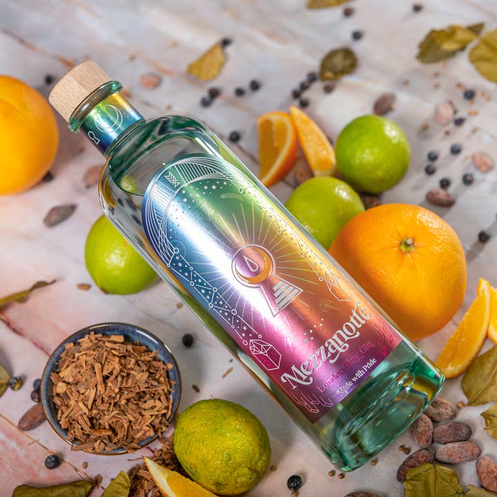 Distilleria Mezzanotte – Großhandel Gin – Midnight Gin — Hergestellt mit Stolz