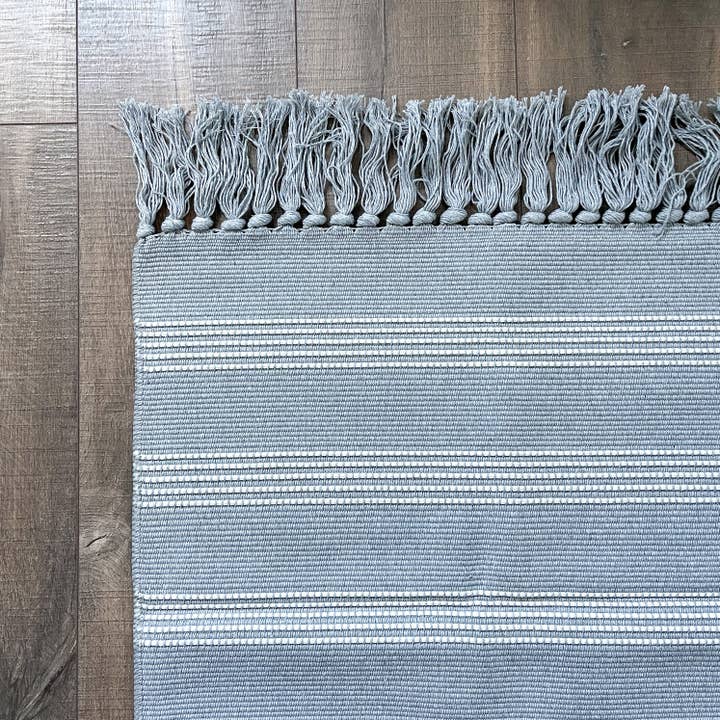 Vine & Nest - Wholesale Area Rug - Gray and White Striped Rug3