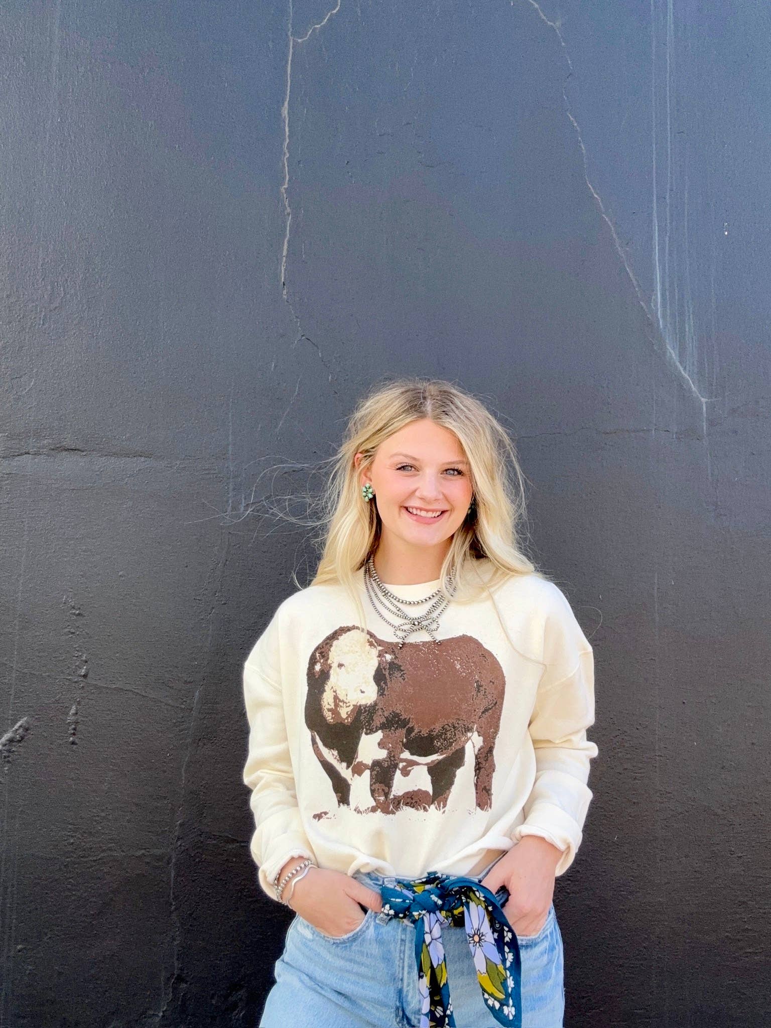 Hank & Scoot - Wholesale Graphic Sweatshirt - Women's - Hereford Cropped Sweatshirt1