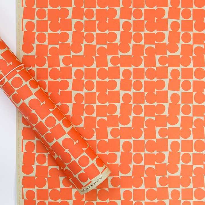 Cirkel og firkanter Gavepapir (orange) for engroshandel hos Anne Davison Studio
