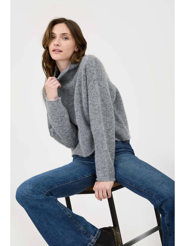 Blu Pepper - Wholesale Knit Sweater - Women's - TURTLENECK LONG SLEEVE KNIT SWEATER