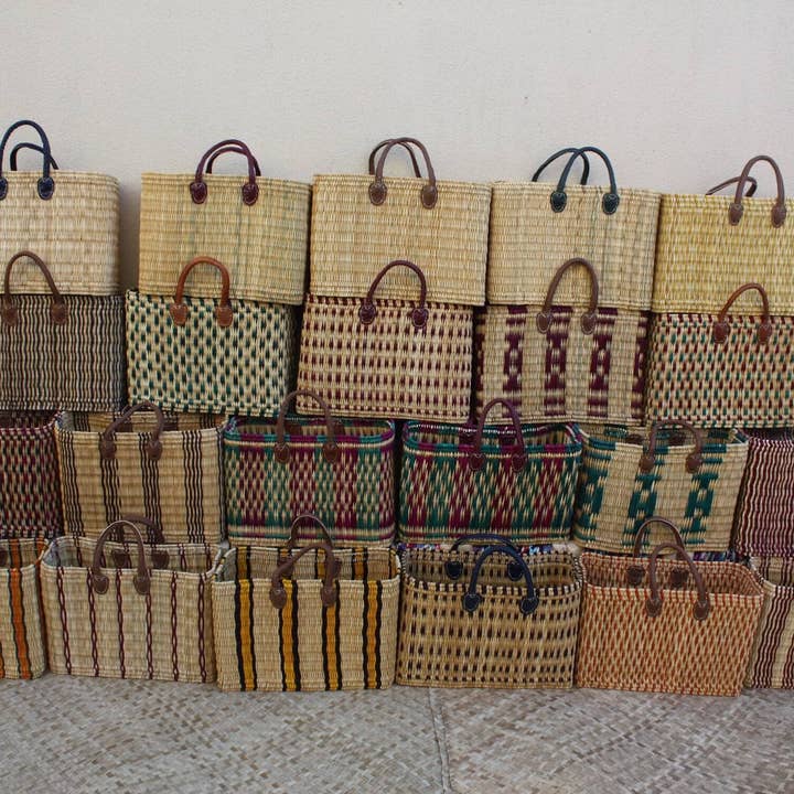 XXL Large Solid Wicker Basket - Ideal for the Market, Shopping, and the Beach - Handwoven for wholesale by Boutique Huléti