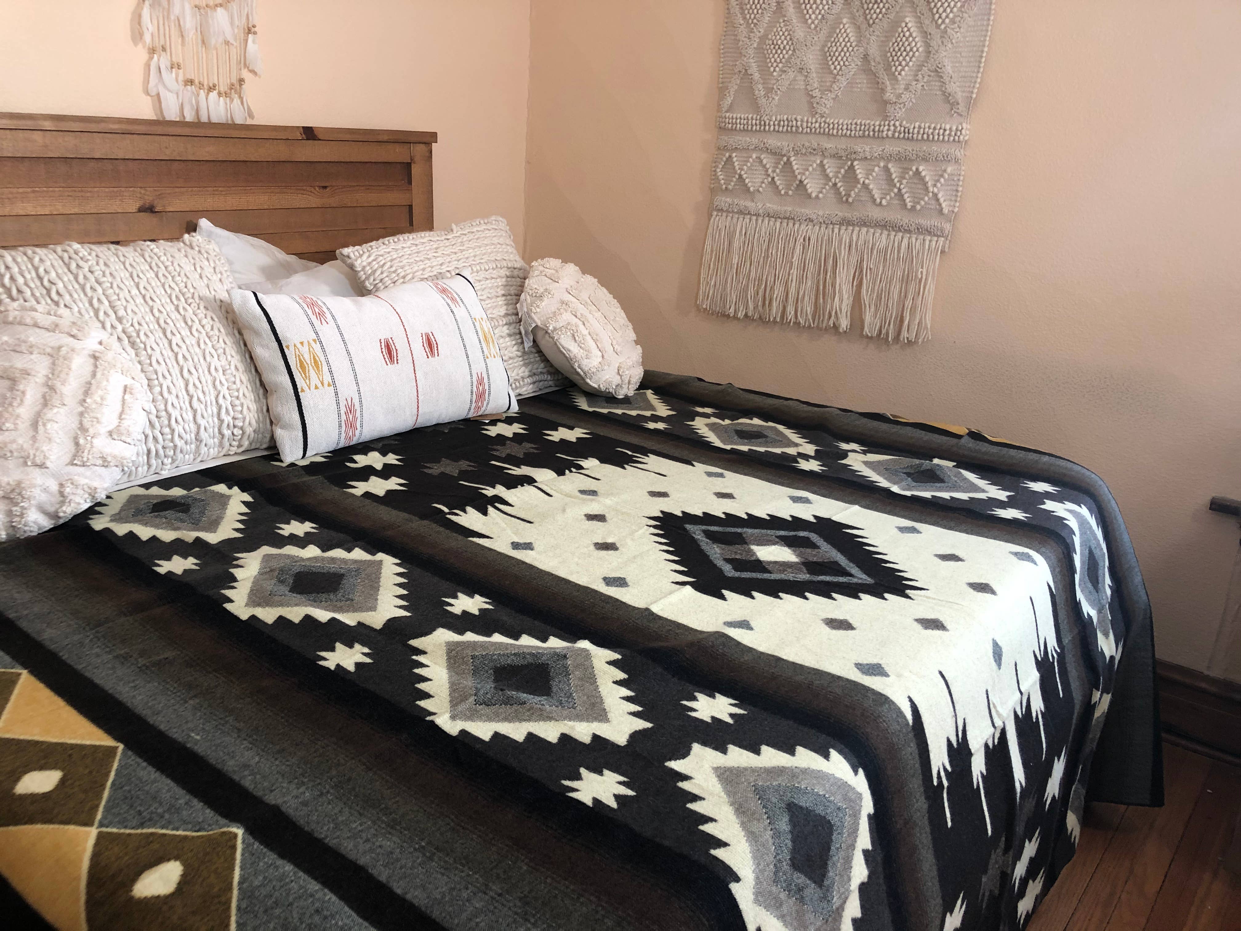 Alpaca market - Wholesale Bedding Blanket - Alpaca Blanket native style wholesale case5