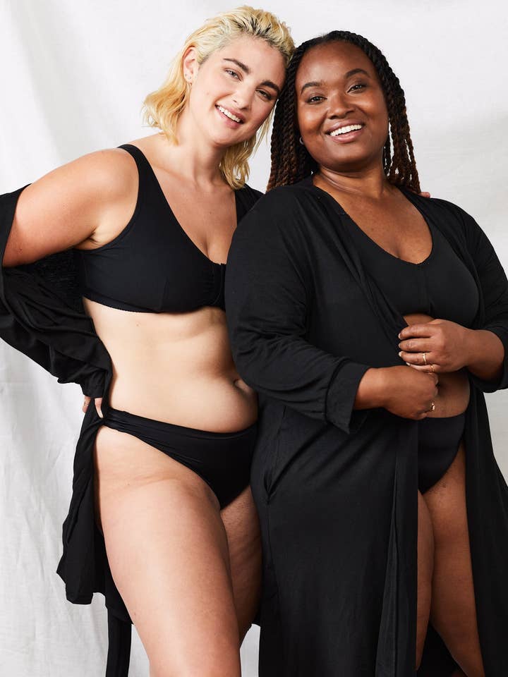 Vestaglia tascabile Bianca Healing in colore Luna Black per la vendita all'ingrosso da parte di Myya