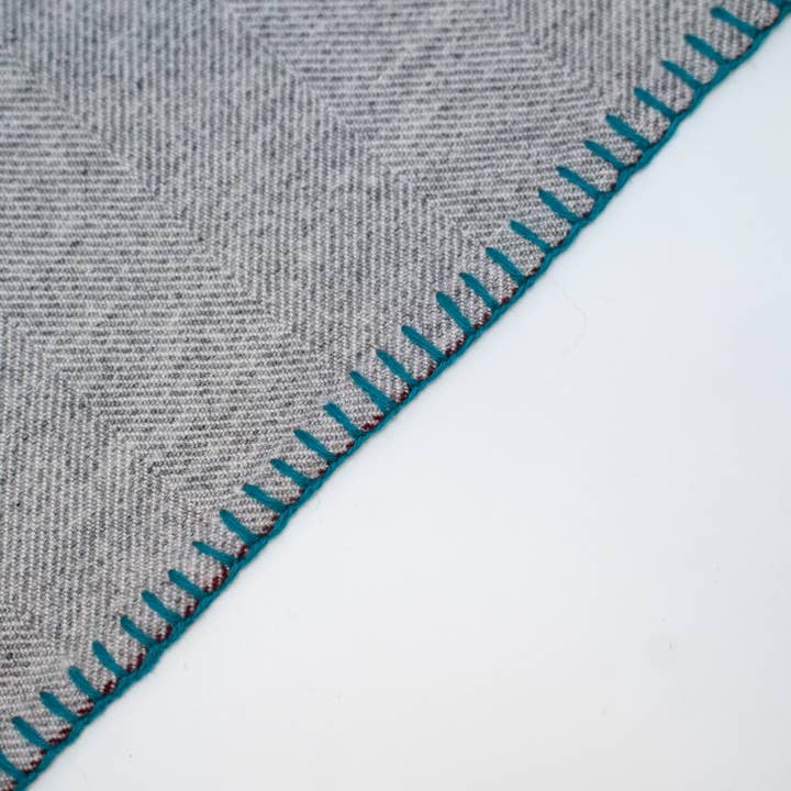 ART HIMALAYAN TRADING LTD - Wholesale Throw Blanket - Christmas High Quality Luxury Cashmere Blanket Throw RCTT4