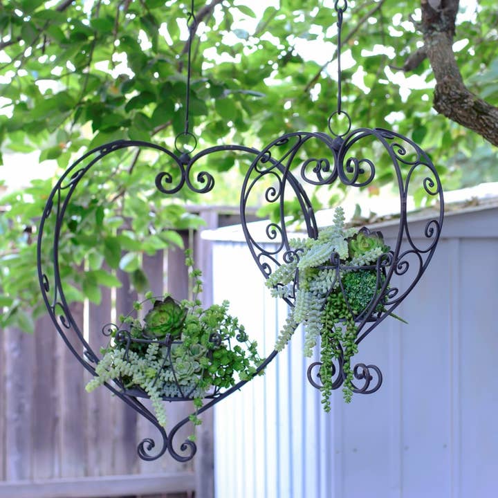 Metal Heart Hanging Planters Set of 2 for wholesale by VIP Home & Garden