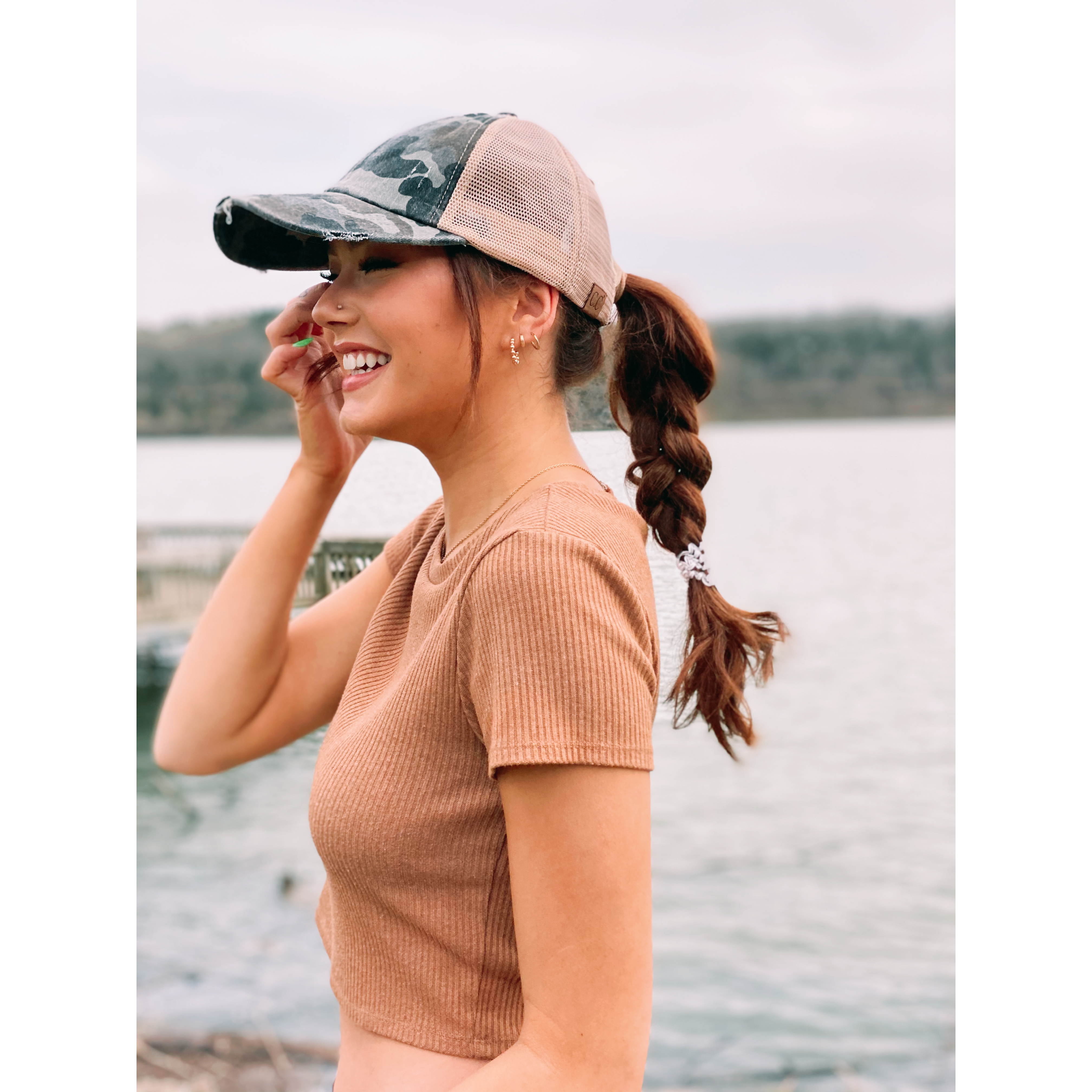 bleu Casquette de baseball Crossing Cross High Ponytail CC en forme de Distressed Camouflage en vente sur Faire1