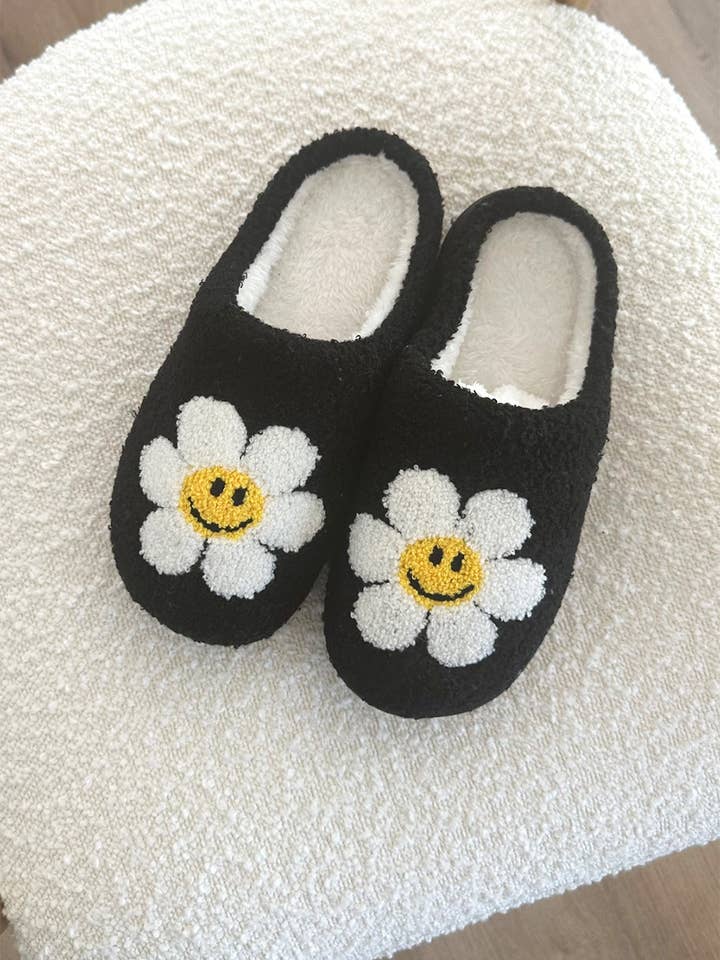 LoveLina - Wholesale Slippers - Women's - Cozy Flower and Rainbow Slippers
