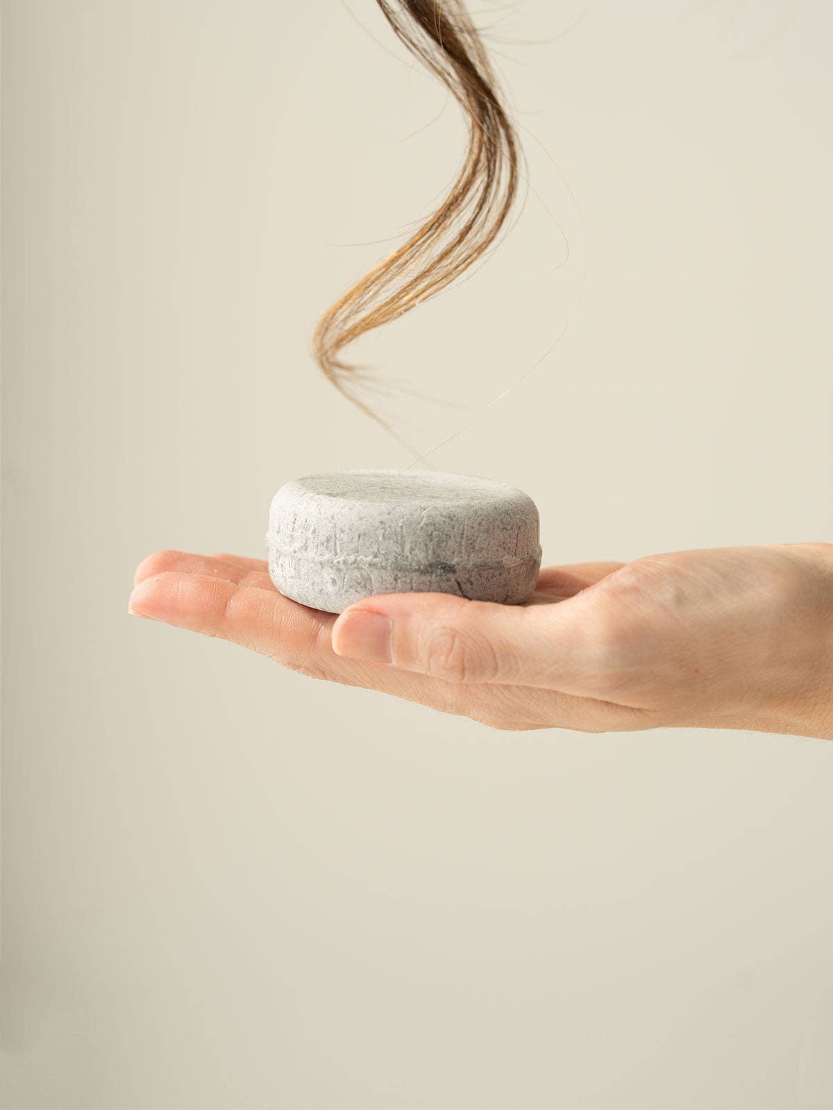 Crudo - Wholesale Shampoo Puck/Solid Shampoo - Nourishing solid shampoo1