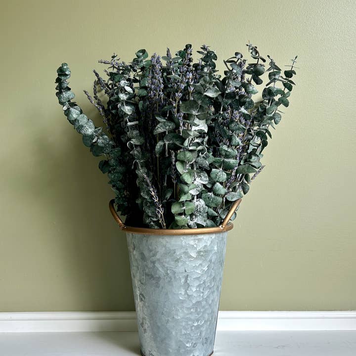 Lavender Creek Farm - Wholesale Dried/Pressed Flowers - Dried Lavender and Eucalyptus Bouquets