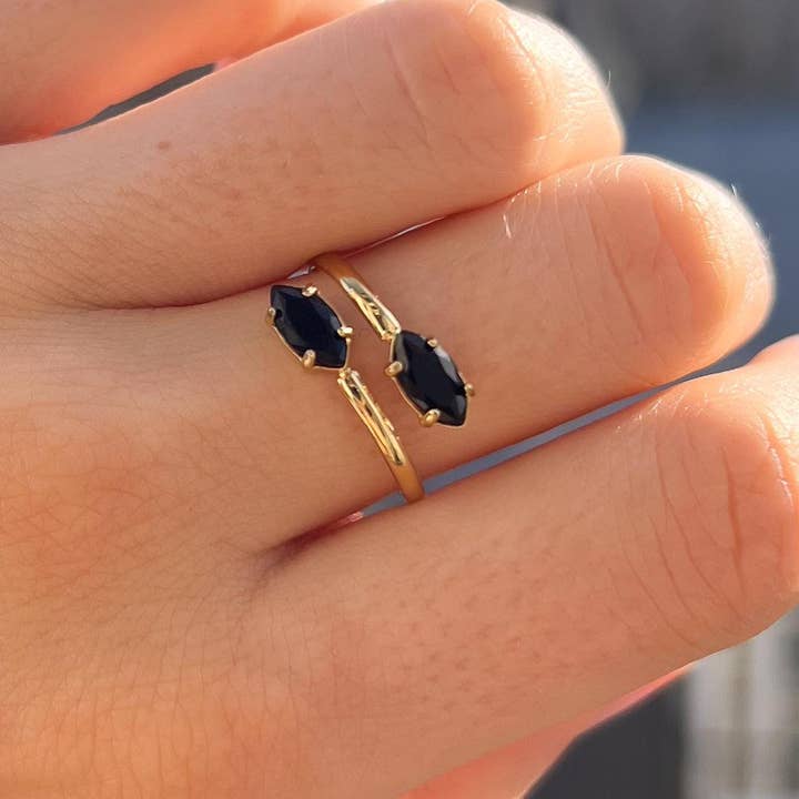 Anel feminino de aço inoxidável com pedra preta por atacado de Victoire Collection