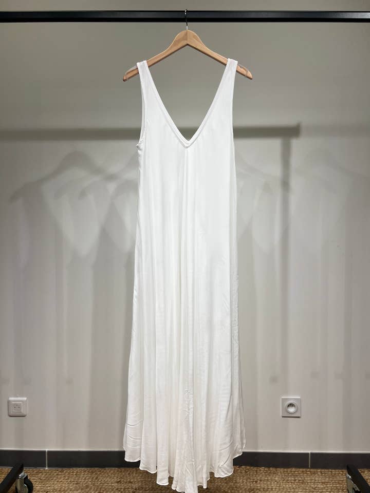 L'Emotion – Großhandel Kleid – Damen – Maxikleid mit V-Ausschnitt und breiten Trägern5