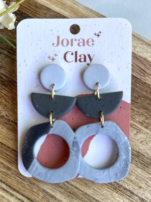 Ohrring aus gemischtem Ton in Grau + Granit + Schwarz für den Großhandel von Maude West Company