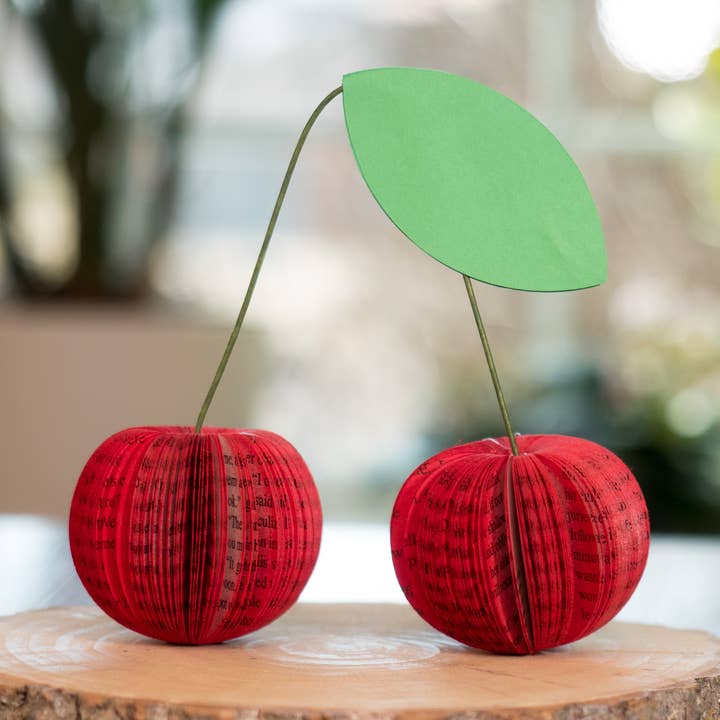 Décor Cerise-Livre Cadeau-Papier Anniversaire-Fruit d'Été pour la vente par Root To Vine