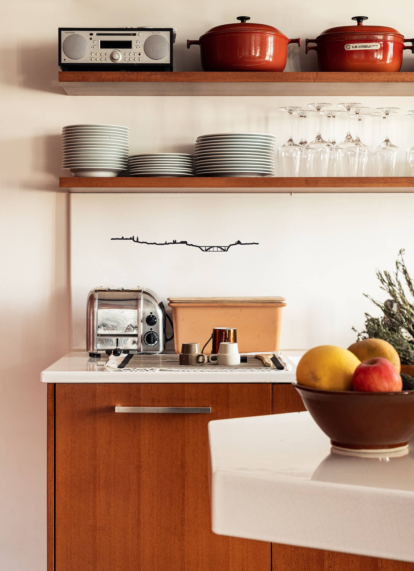 The Line - Wholesale Wall Accent - Wall Decor - Porto Skyline - Black (50cm)2