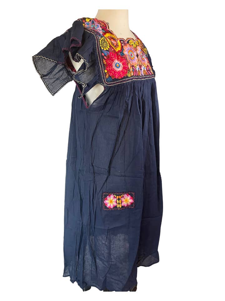 Pink and Silver - Vente Robe – femme - Robe à empiècement brodé mexicain
(Plusieurs couleurs disponibles)1