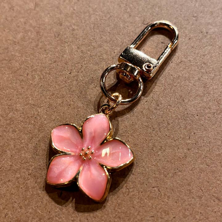 Schlüsselanhänger Blume Metall Gold - Pink für den Großhandel von Lourens Exclusive