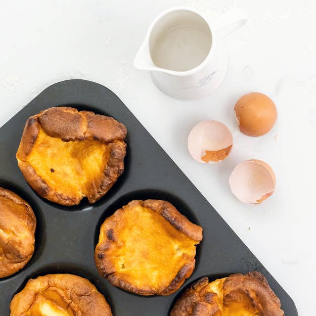 samuel groves – wholesale Baking dish – Mermaid Hard Anodised 6 Hole Yorkhire Pudding Tray5