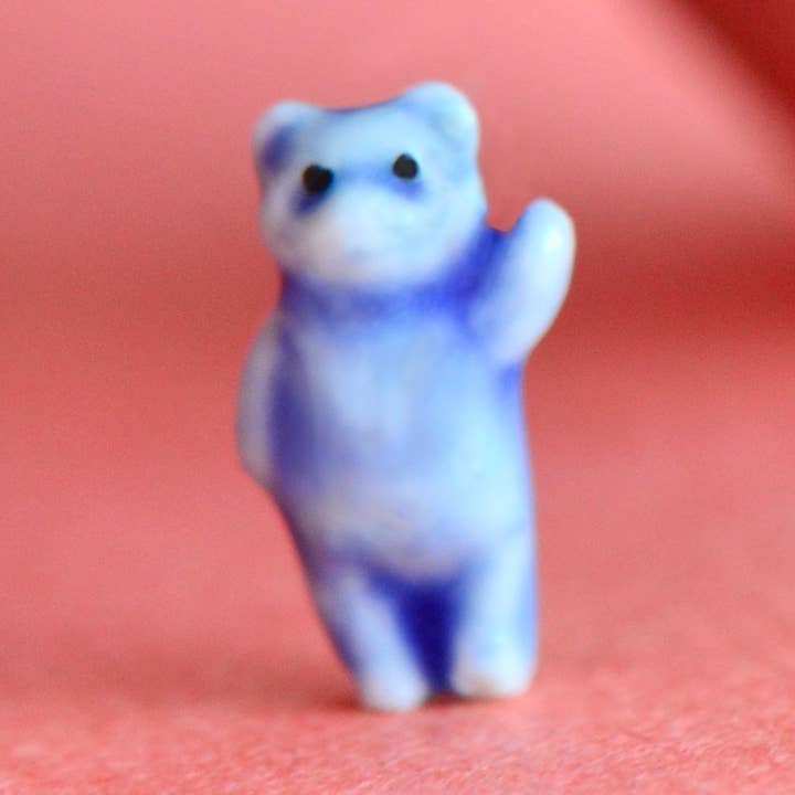 Het kleinste blauwe berenbeeldje ter wereld voor wholesale door Camp Hollow Porcelain Animal Treasures