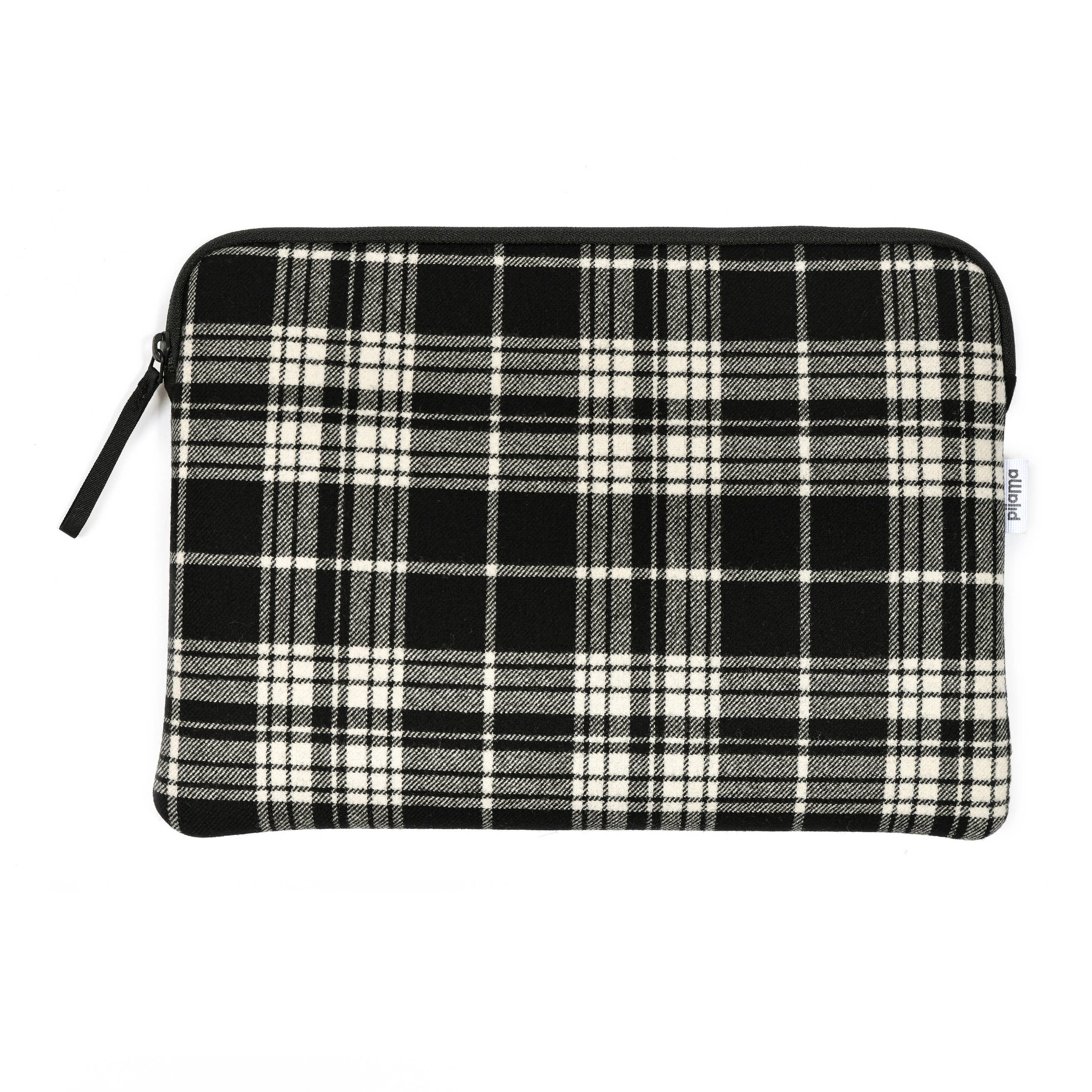 Pijama – wholesale Laptop/tablet case – Unisex – MacBook Pro 14″/Air 13″ (2017) zipped case24