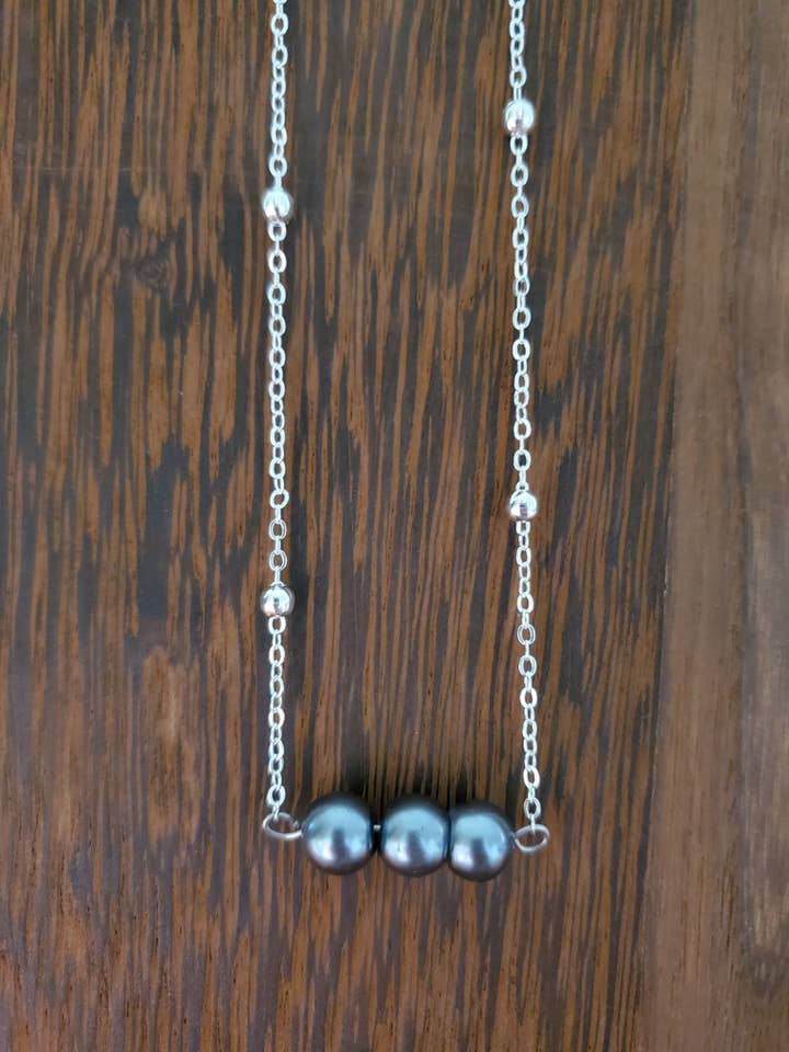 Collana di perle per la vendita all'ingrosso da parte di Sassy Wahine Designs