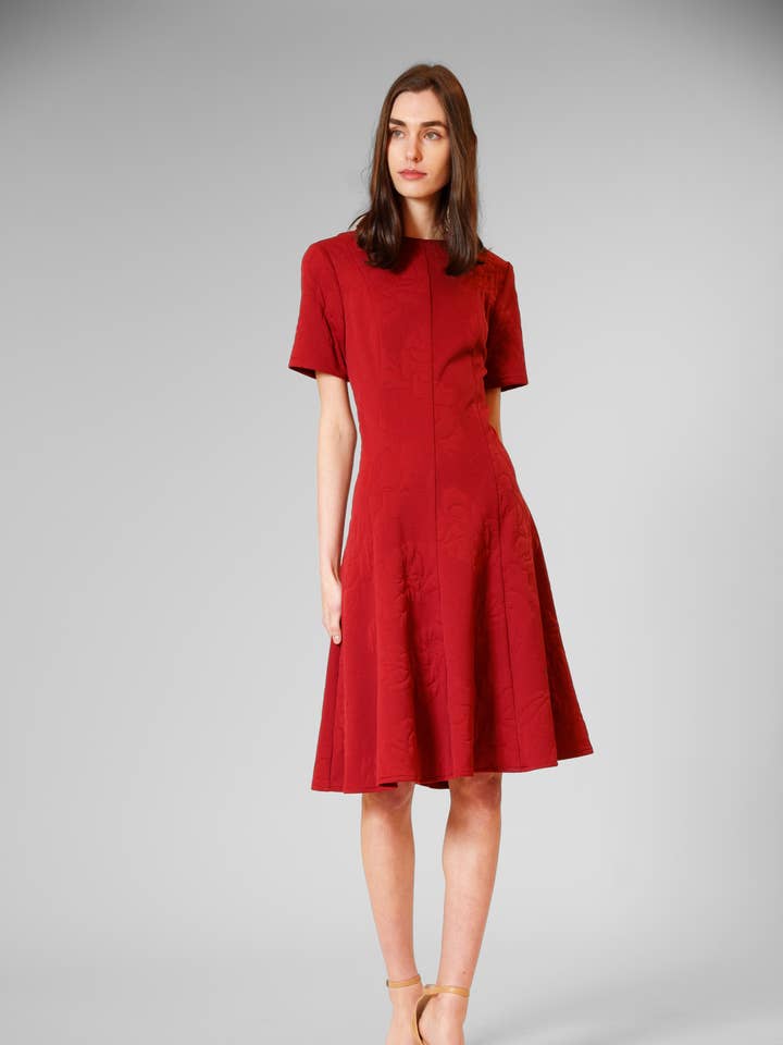 VESTIDO DE MALHA JACQUARD DE MANGA CURTA por atacado de Julia Jordan