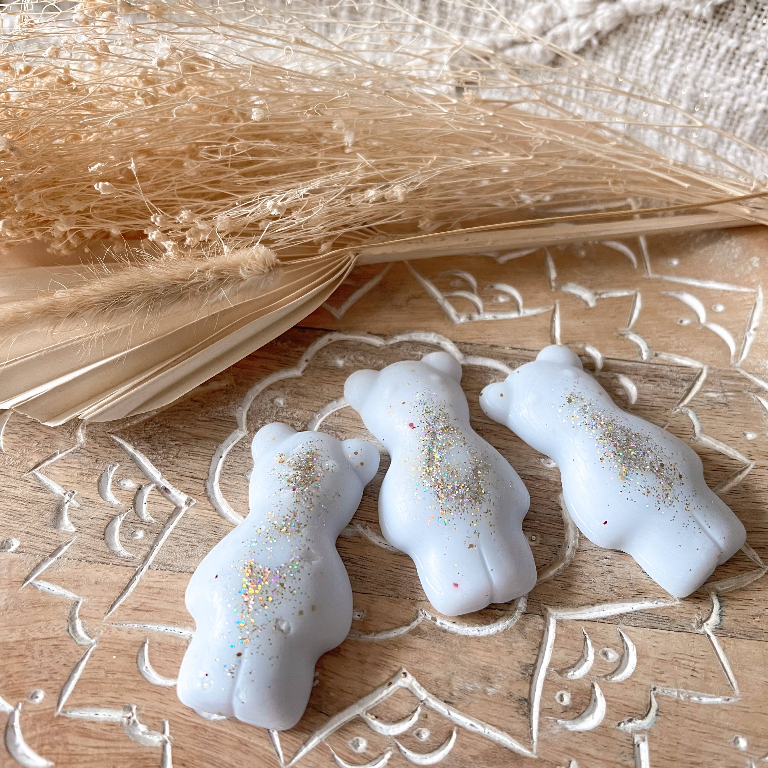 Island Jewels - Vendita all'ingrosso Cialde di cera - Orsetto profumato in fondente con glitter multicolore1