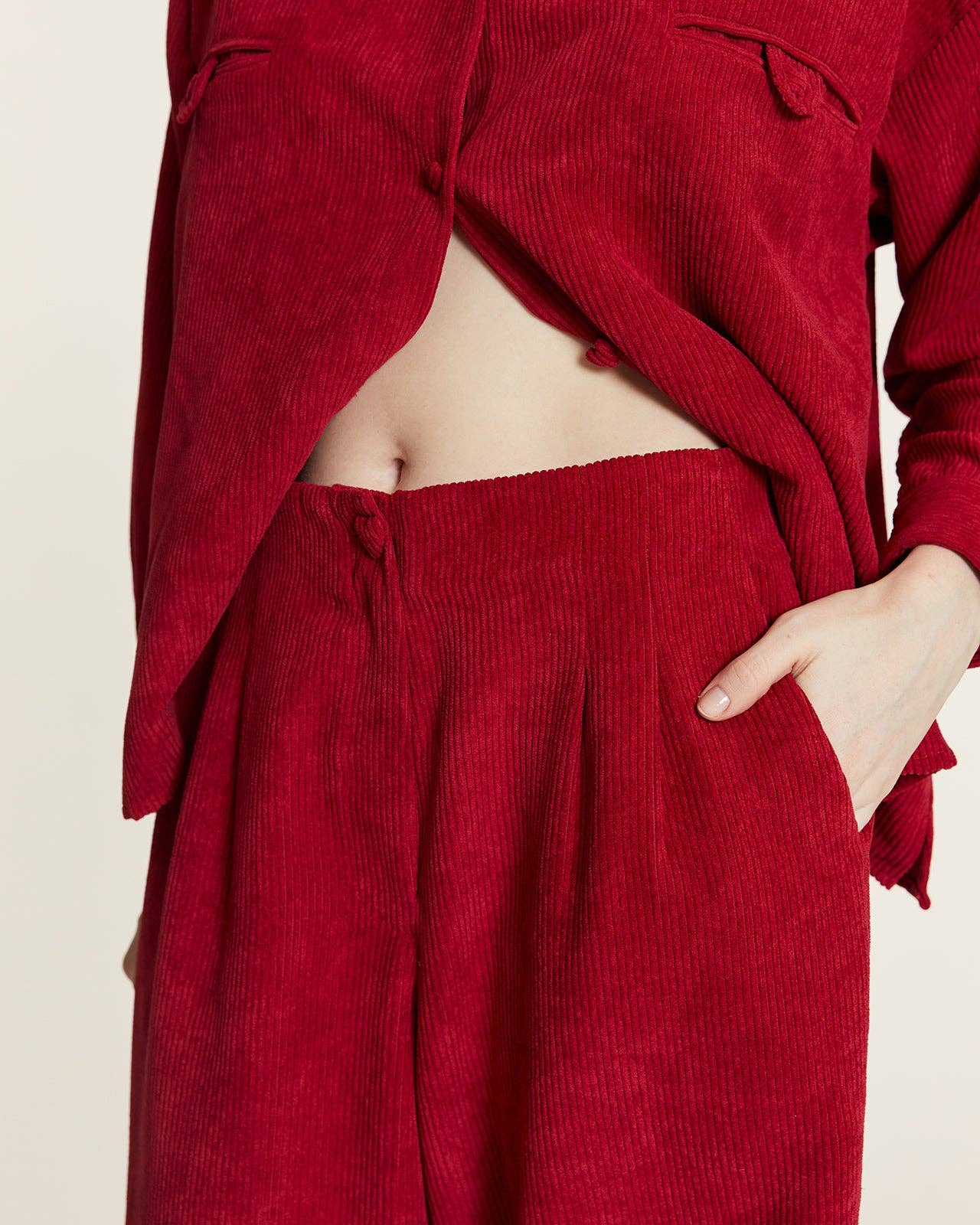 Pepaloves - Wholesale Pants - Women's - CULOTE DE PANA CON PINZAS ROJO2