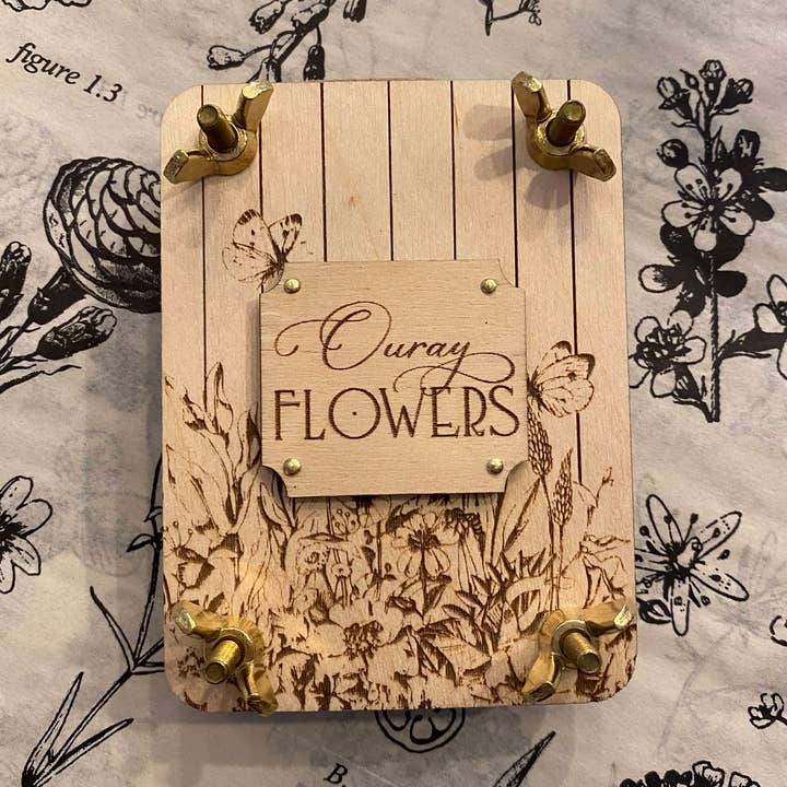 Holly Hills Lane – Großhandel Bastelset – Wildblumen & Schmetterlinge Personalisierte Blumenpresse0