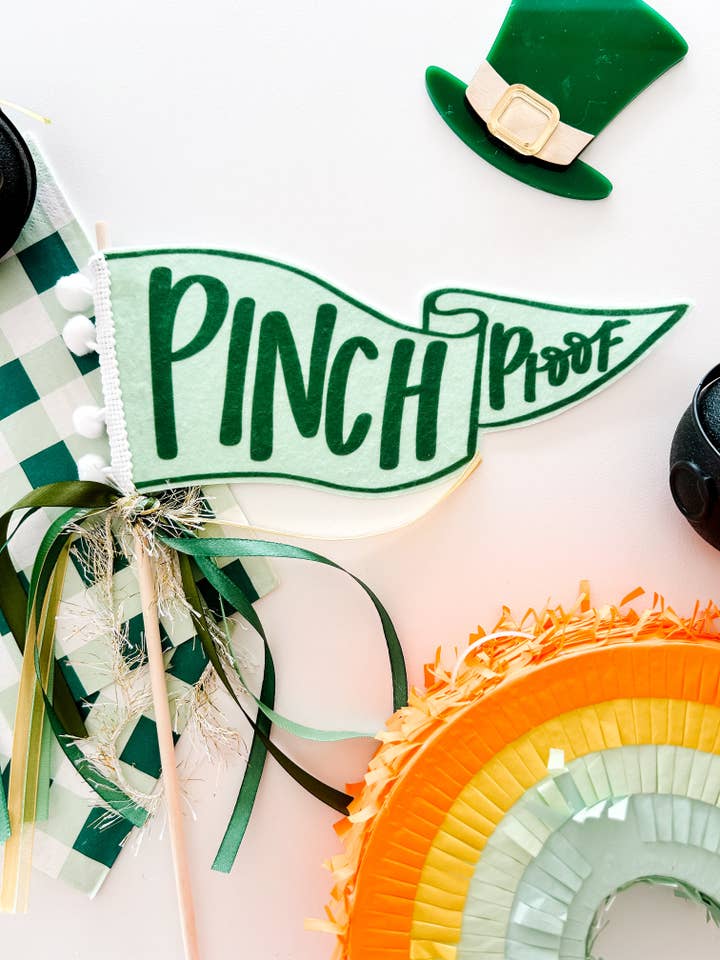 Drapeau à l'épreuve des pincements pour la vente par Goldie Letter Company